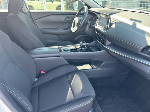 Used 2025 Nissan Rogue S AWD/4WD image 23