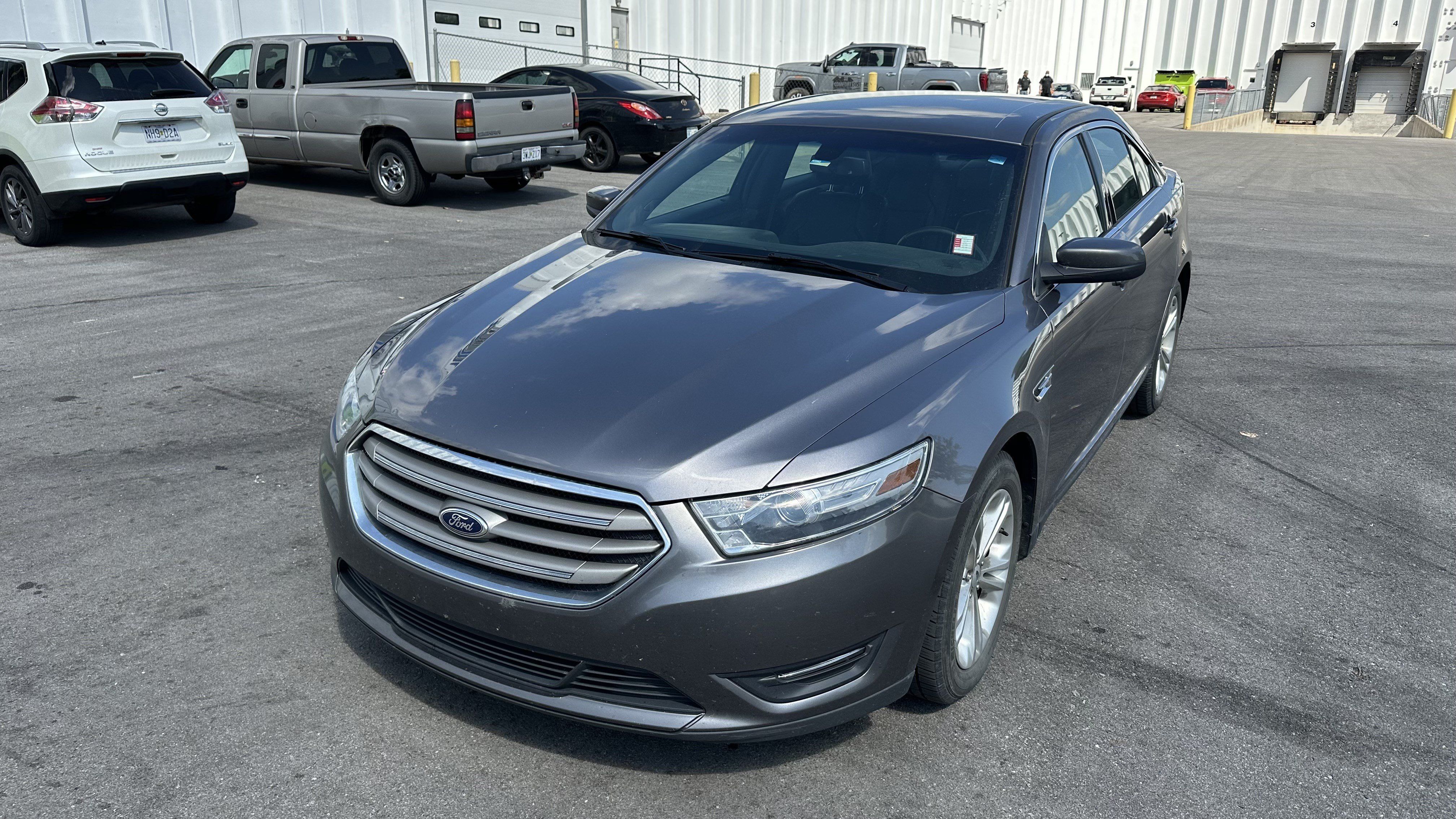 Used 2013 Ford Taurus SEL FWD image 5