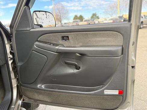 Used 2003 Chevrolet Silverado 2500 LS w/ Skid Plate Package image 41