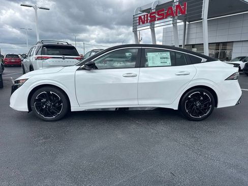 New 2026 Nissan Sentra SR FWD image 2