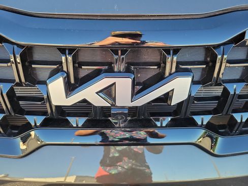 Used 2024 Kia Telluride SX Prestige X-Pro AWD/4WD image 2