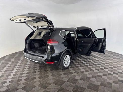 Used 2019 Nissan Rogue SV FWD image 16