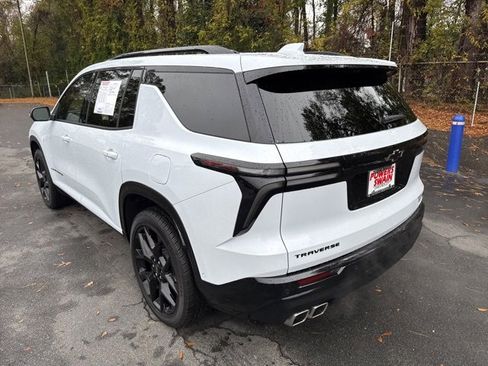 Used 2026 Chevrolet Traverse RS image 3