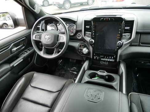 Used 2023 RAM 1500 Laramie AWD/4WD image 9