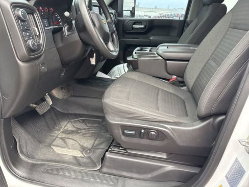 Used 2022 Chevrolet Silverado 2500 Custom w/ Custom Convenience Package image 16