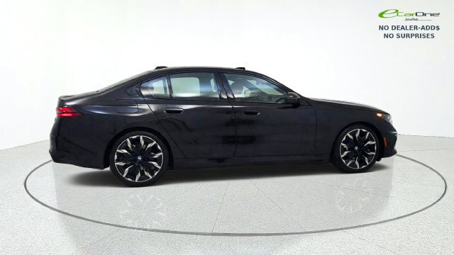 Used 2027 BMW i5 eDrive40 w/ M Sport Package RWD image 9