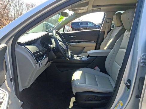 Used 2019 Cadillac XT4 Luxury w/ Cold Weather Package image 14