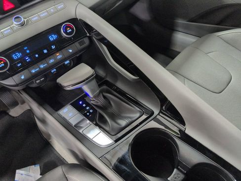 Certified 2023 Hyundai Elantra SEL w/ Convenience Package FWD image 24