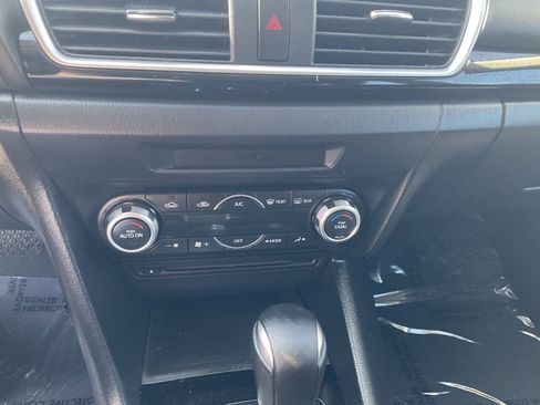 Used 2015 MAZDA MAZDA3 i Touring w/ Technology Package FWD image 15