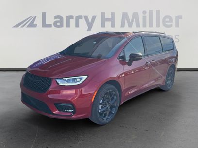 New 2026 Chrysler Pacifica Limited