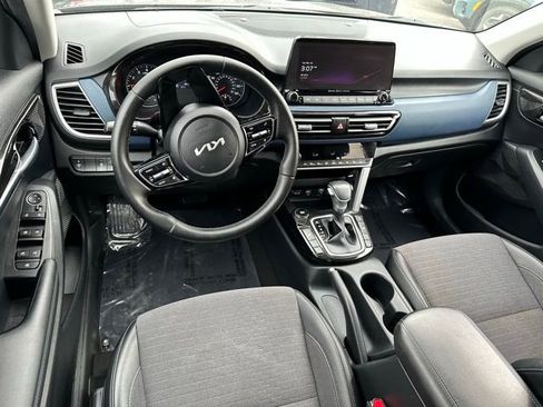 Used 2023 Kia Seltos Nightfall Edition image 10