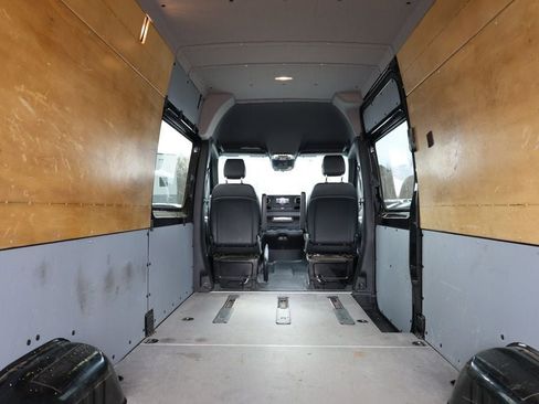 Used 2023 Mercedes-Benz Sprinter 2500 w/ Acoustic Package image 24