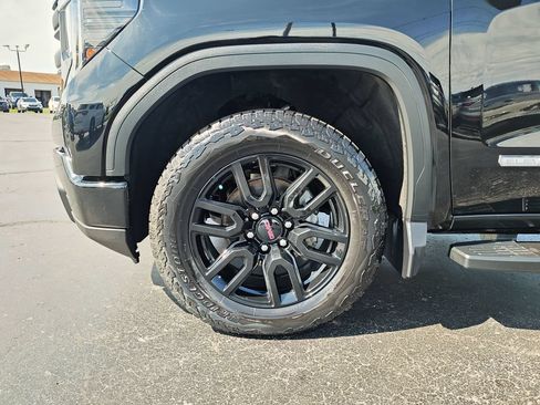 Used 2023 GMC Sierra 1500 Elevation w/ X31 Off-Road Package AWD/4WD image 10