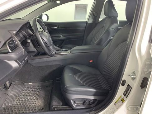 Used 2023 Toyota Camry SE image 14