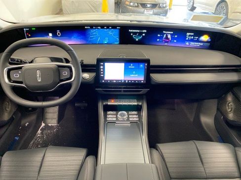 New 2026 Lincoln Nautilus Reserve image 11