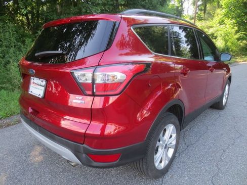 Used 2017 Ford Escape SE w/ Equipment Group 201A AWD/4WD image 4