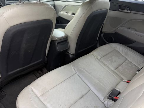 Used 2018 Hyundai Elantra SEL w/ Cargo Package FWD image 3