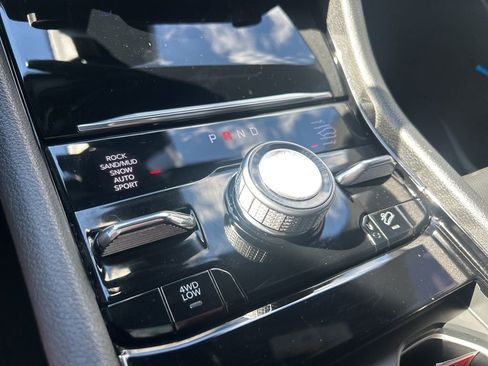 Used 2022 Jeep Grand Cherokee Overland image 36