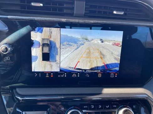 Used 2024 GMC Sierra 2500 AT4 w/ Technology Package image 21