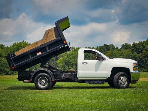 Used 2018 Chevrolet Silverado 3500 W/T w/ WT Convenience Package AWD/4WD image 11