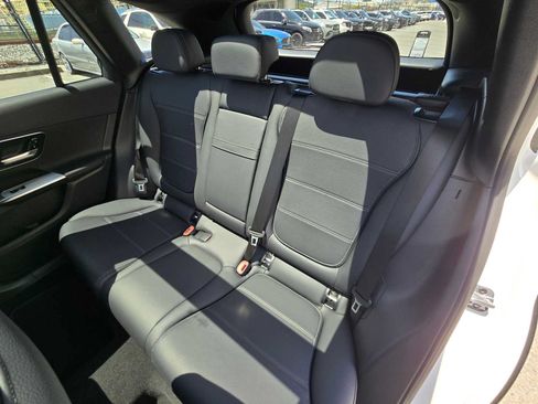 Used 2026 Mercedes-Benz GLC 300 4MATIC image 17