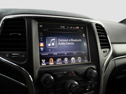 Used 2017 Jeep Grand Cherokee Limited image 8