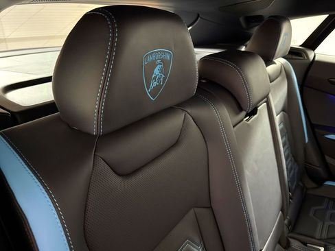 Used 2025 Lamborghini Urus SE image 71