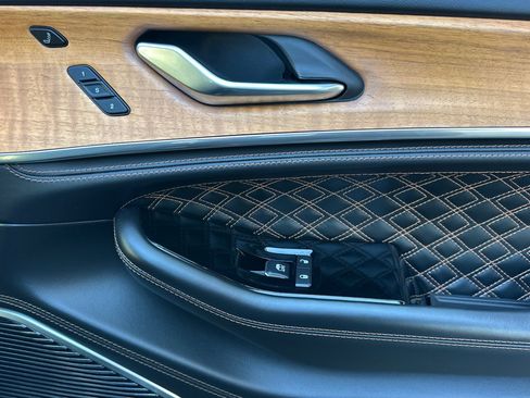 Used 2023 Jeep Grand Cherokee L Summit image 23