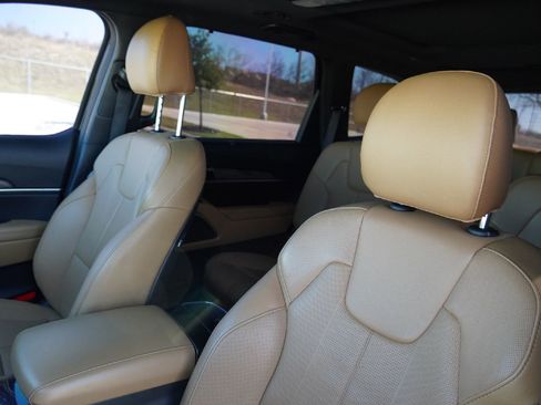 Used 2020 Kia Telluride SX w/ Towing Package image 11