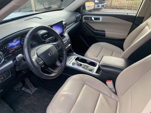Used 2020 Ford Explorer XLT w/ Equipment Group 202A image 15
