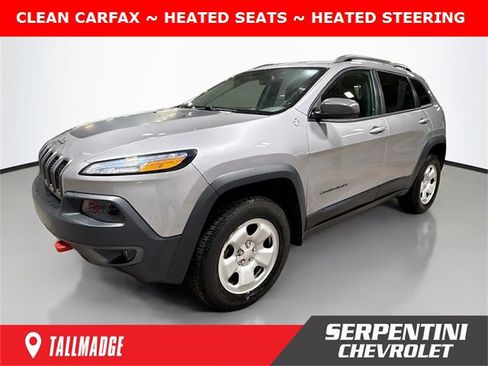 Used 2018 Jeep Cherokee Trailhawk w/ Cold Weather Group image 1
