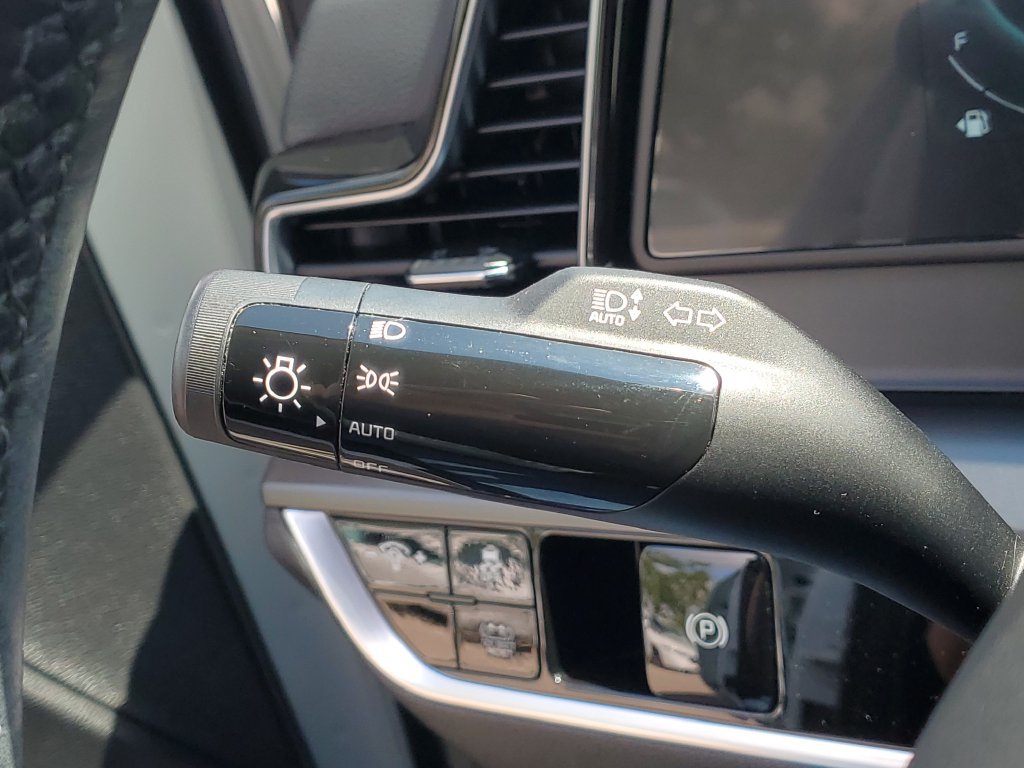 Used 2024 Kia Sportage EX AWD/4WD image 18