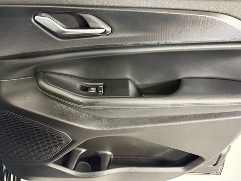 Used 2023 Jeep Grand Cherokee L Laredo image 12