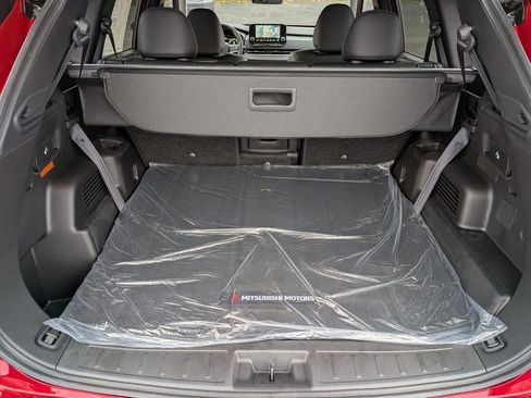 New 2025 Mitsubishi Outlander SE image 27