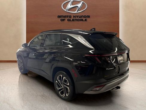 Certified 2025 Hyundai Tucson Limited AWD/4WD image 4