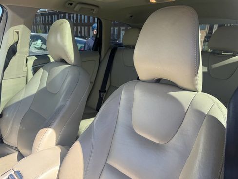 Used 2015 Volvo XC60 T6 w/ Proximity Package image 12