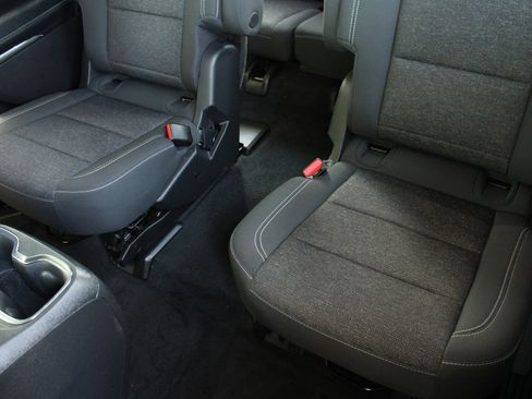 Used 2024 Chevrolet Traverse LT w/ LPO, Floor Liner Package AWD/4WD image 18