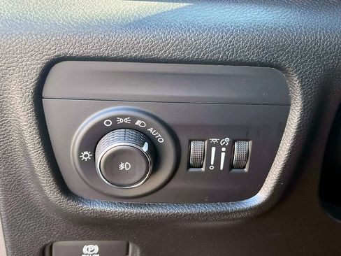 Used 2024 Jeep Grand Cherokee L Limited AWD/4WD image 23