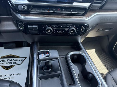 Used 2024 Chevrolet Silverado 1500 LT Trail Boss w/ Convenience Package II AWD/4WD image 13
