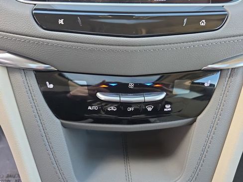 Certified 2023 Cadillac XT5 Premium Luxury w/ LPO, Floor Liner Package AWD/4WD image 23