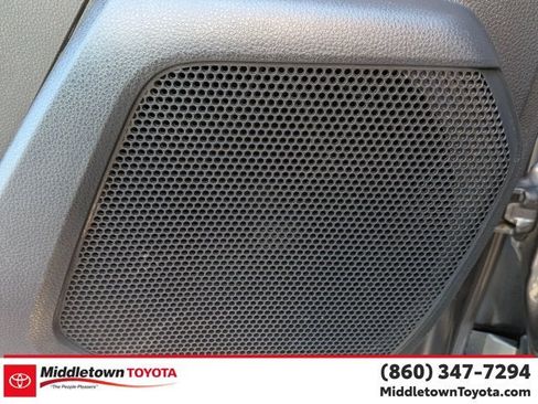 Certified 2024 Toyota Highlander XLE AWD/4WD image 12