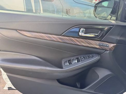 Used 2017 Nissan Maxima Platinum FWD image 21