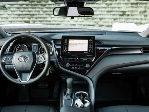 Certified 2021 Toyota Camry LE image 26