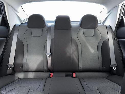 New 2026 Hyundai Elantra SE FWD image 17
