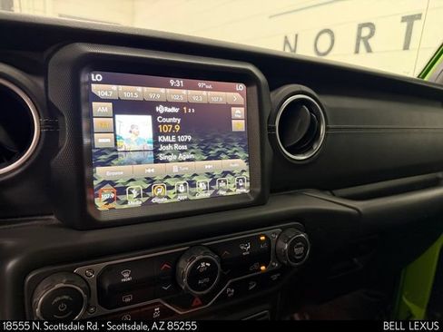 Used 2018 Jeep Wrangler Unlimited Sahara AWD/4WD image 29