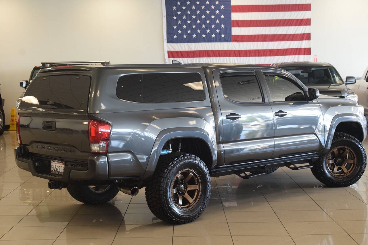 Used 2017 Toyota Tacoma TRD Sport w/ Tow Package (A/T) AWD/4WD image 7