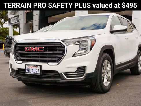 Used 2023 GMC Terrain SLE FWD image 3