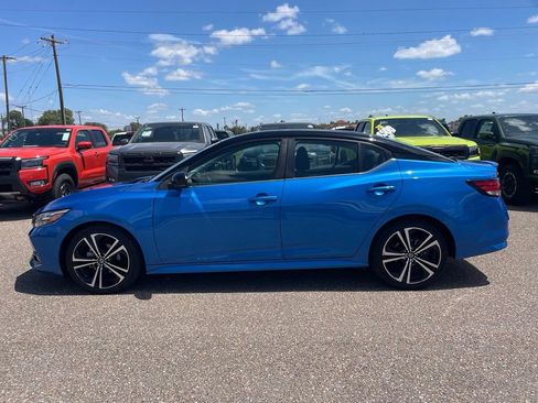 Certified 2022 Nissan Sentra SR FWD image 4