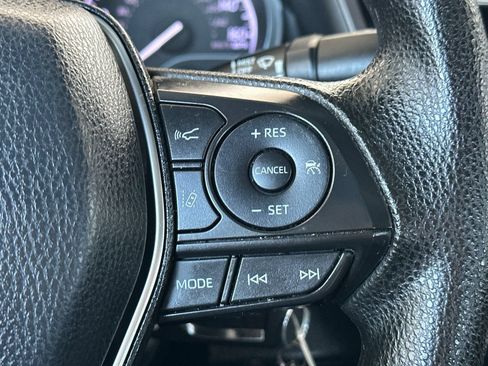 Used 2018 Toyota Camry LE FWD image 30