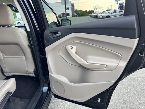 Used 2019 Ford Escape Titanium FWD image 20